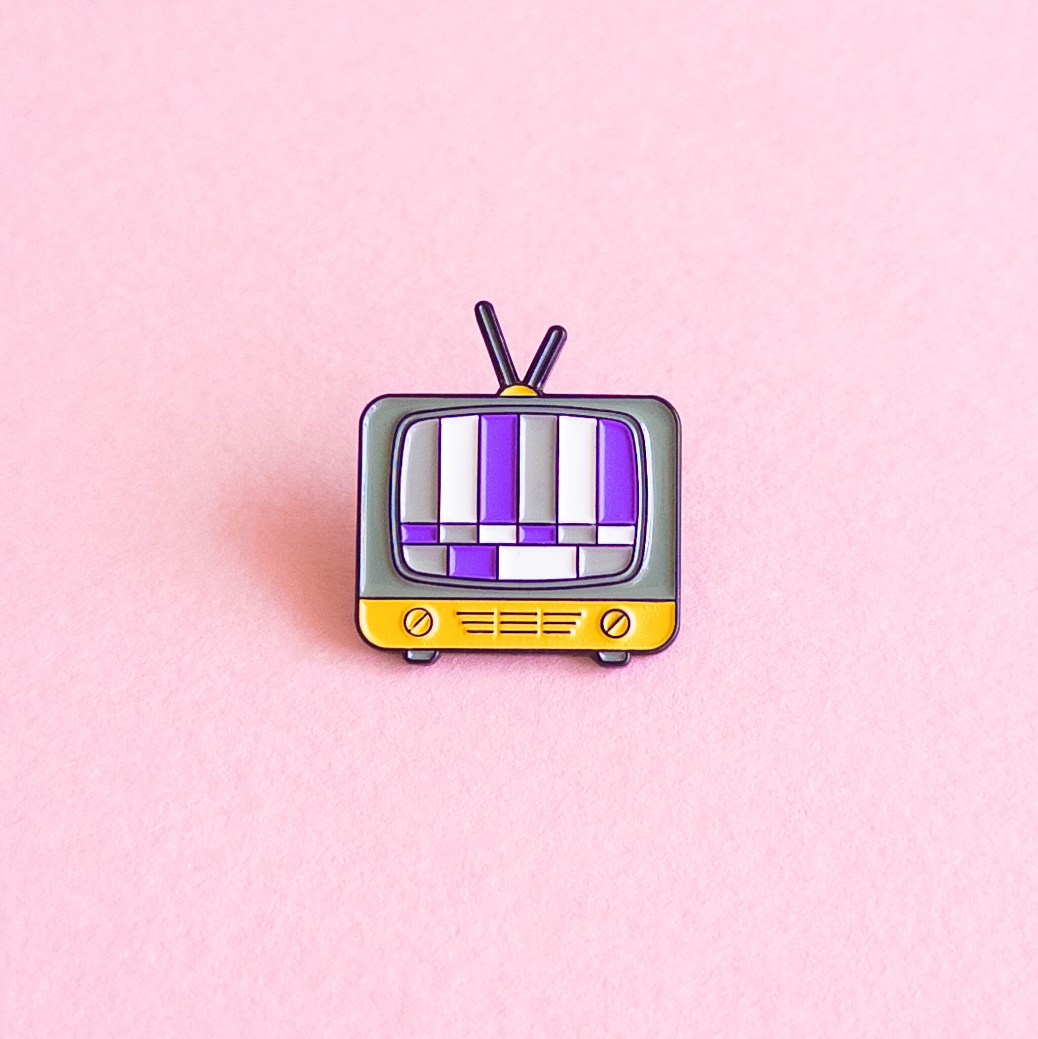Vintage TV (asexual / demisexual) — enamel pin