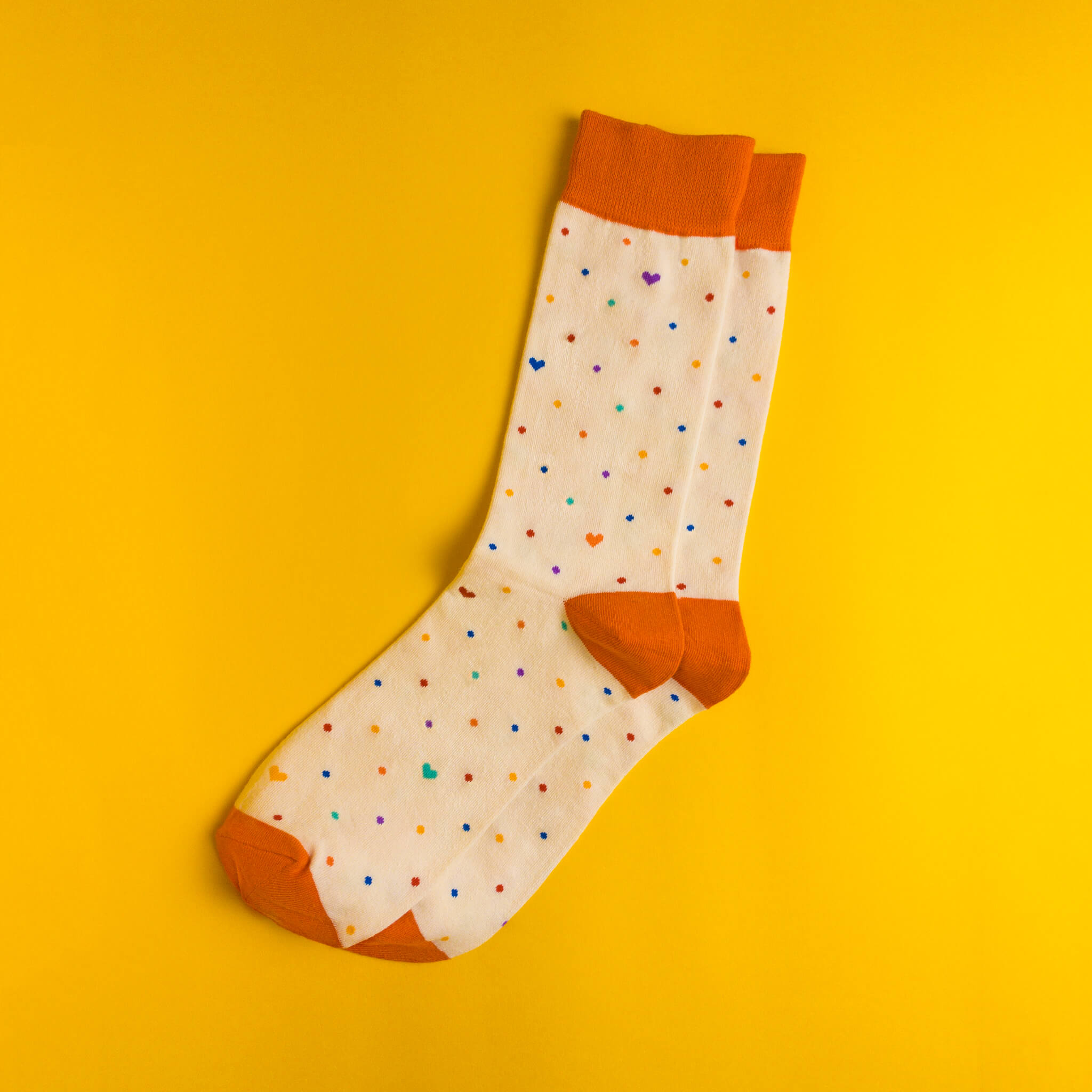 Rainbow dots (cream) — socks