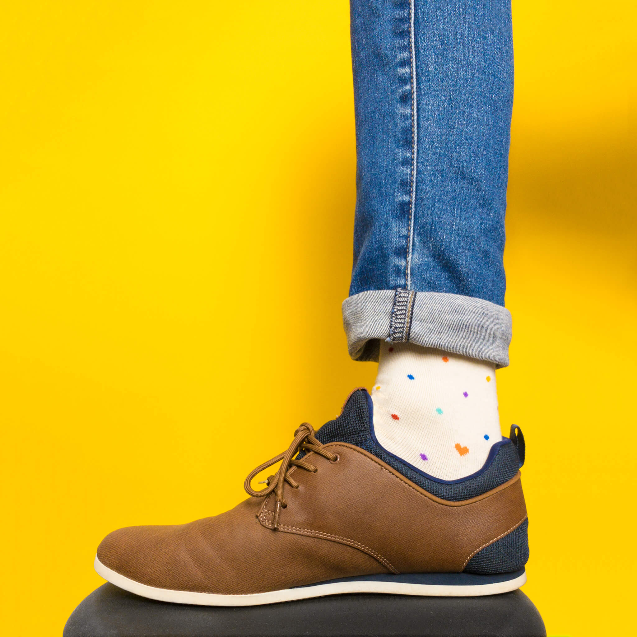 Rainbow dots (cream) — socks
